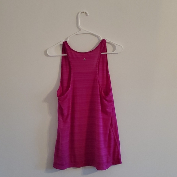 Magenta workout top - Picture 2 of 4
